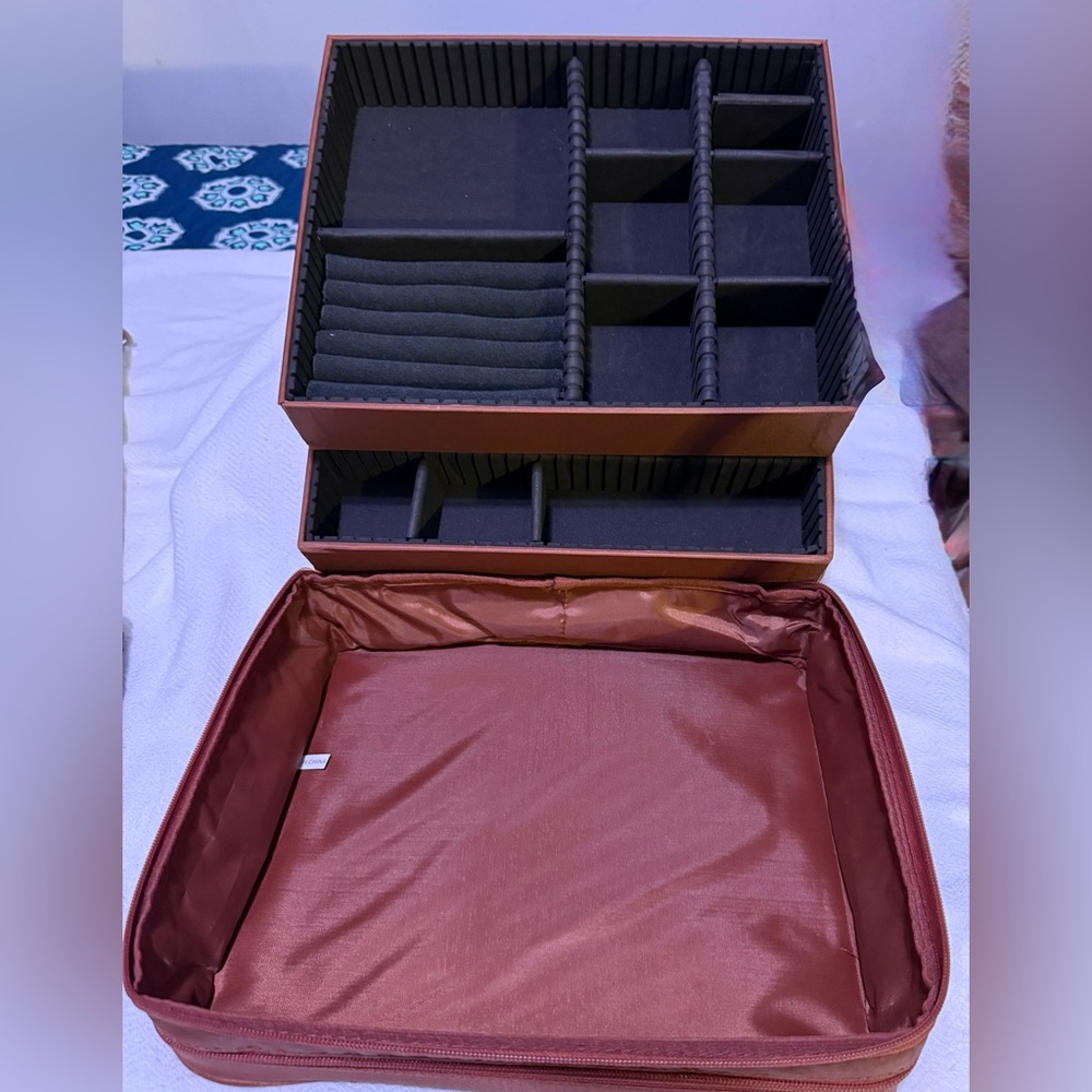 Joy Mangano 2 Stackable Jewelry Organizers in Brown Expandable Zip Around Case. - Picture 8 of 13